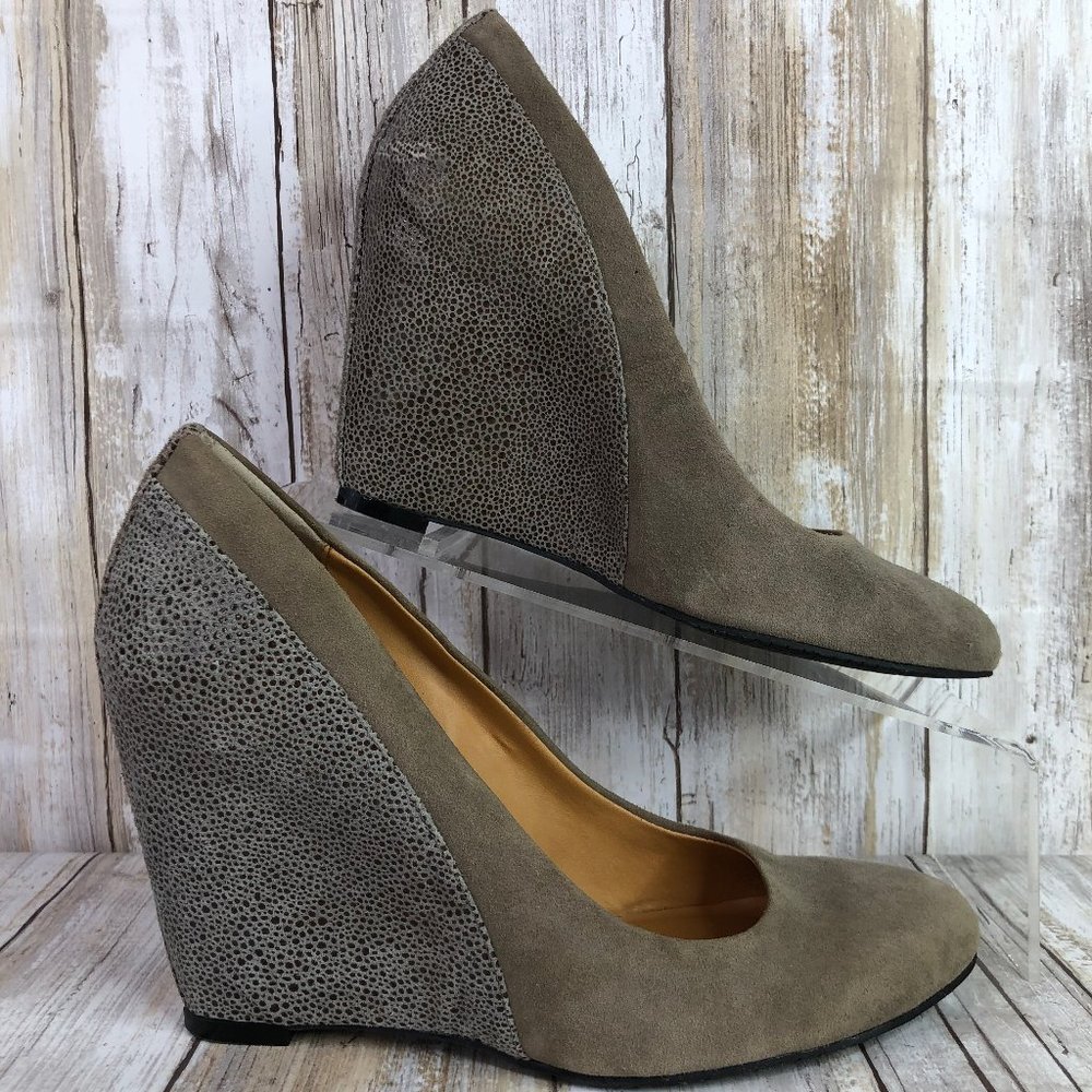Audrey Brooke Daphne Gray Suede Microdot Pump